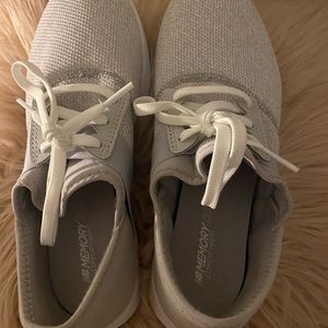 New Balance Tennis shoes